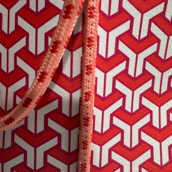 Parker & Hyde Women's Neoprene Tote Bag With Pouch Red White Blue Geometric - Picture 7 of 8